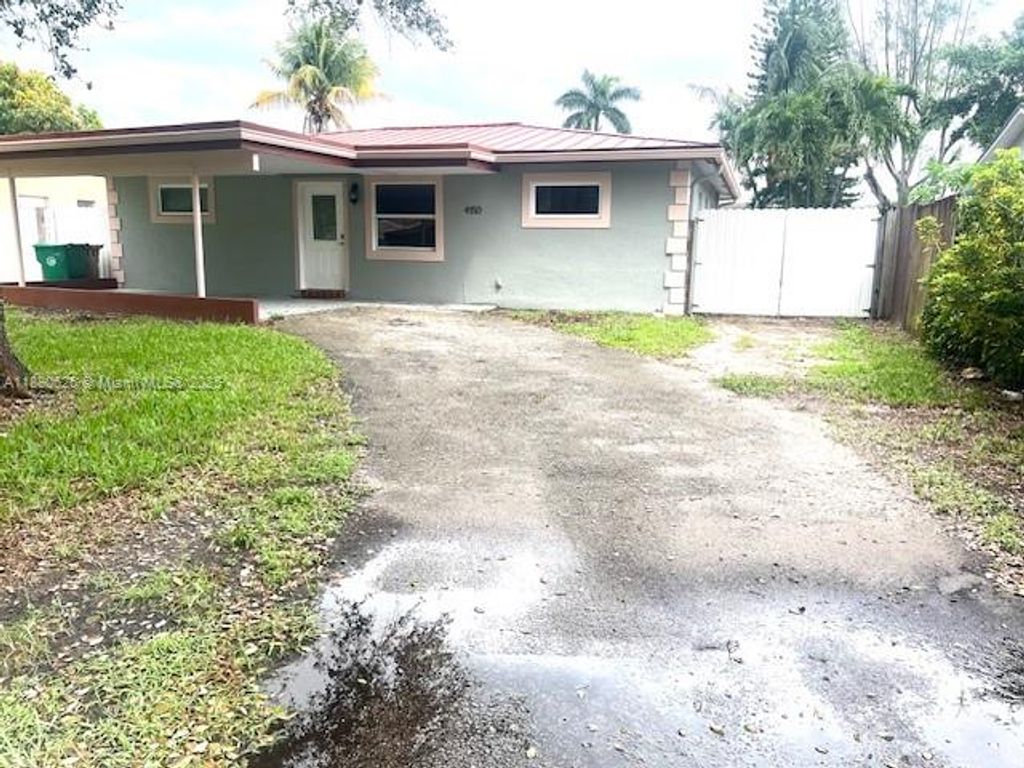 Photo of 4150 SW 56th Ter, Davie, FL 33314 (MLS # A11880625)