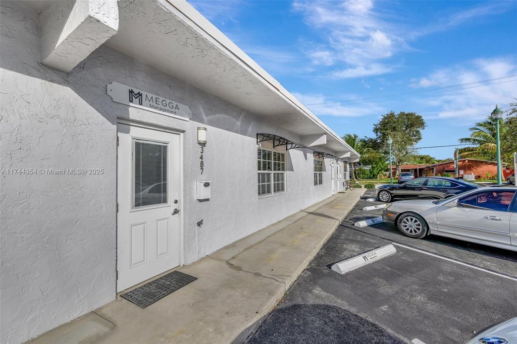 Photo of 3483 NE 12th Ter, Oakland Park, FL 33334 (MLS # A11744354)