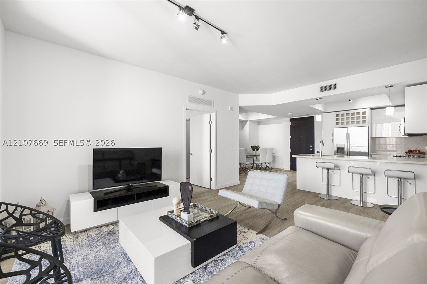 999 SW 1st Ave 2611