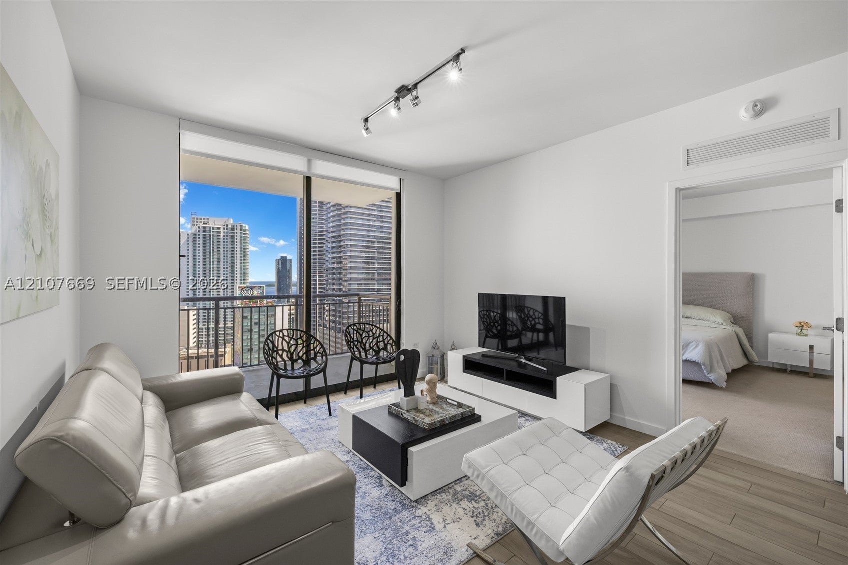 999 SW 1st Ave 2611