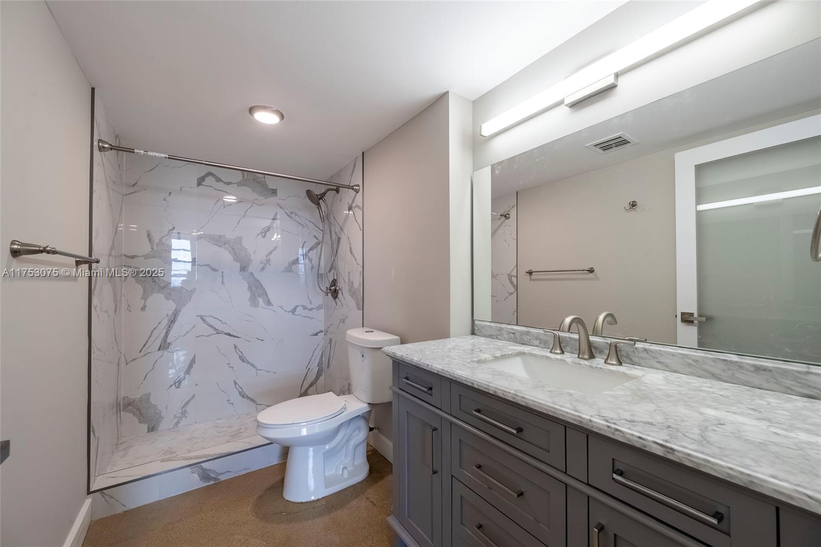 Stratford House Condo - Residential