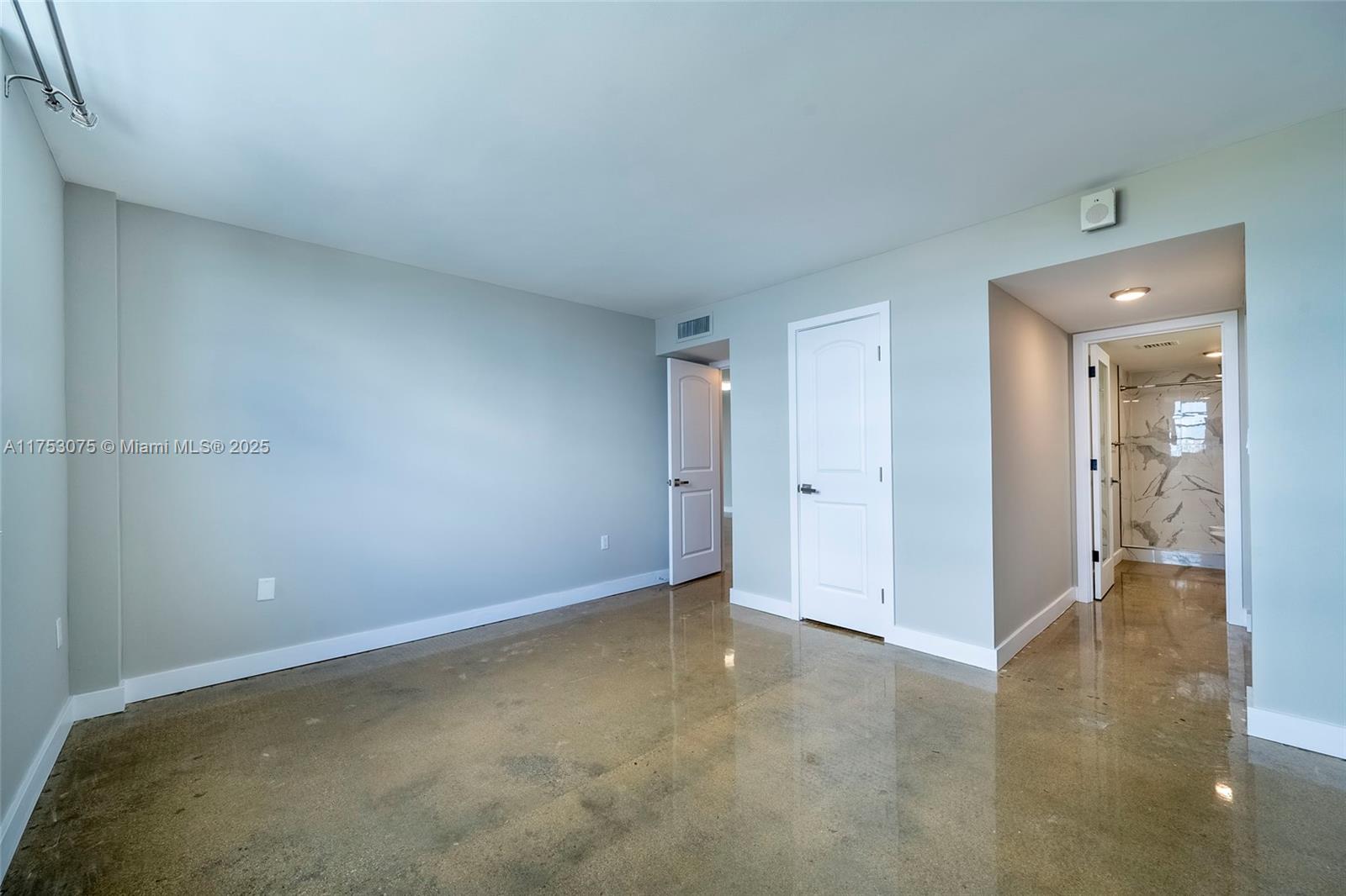 Stratford House Condo - Residential