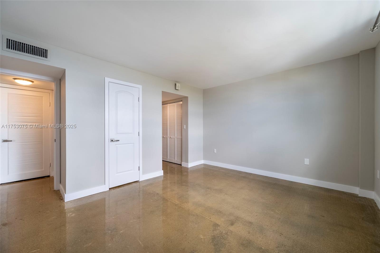 Stratford House Condo - Residential