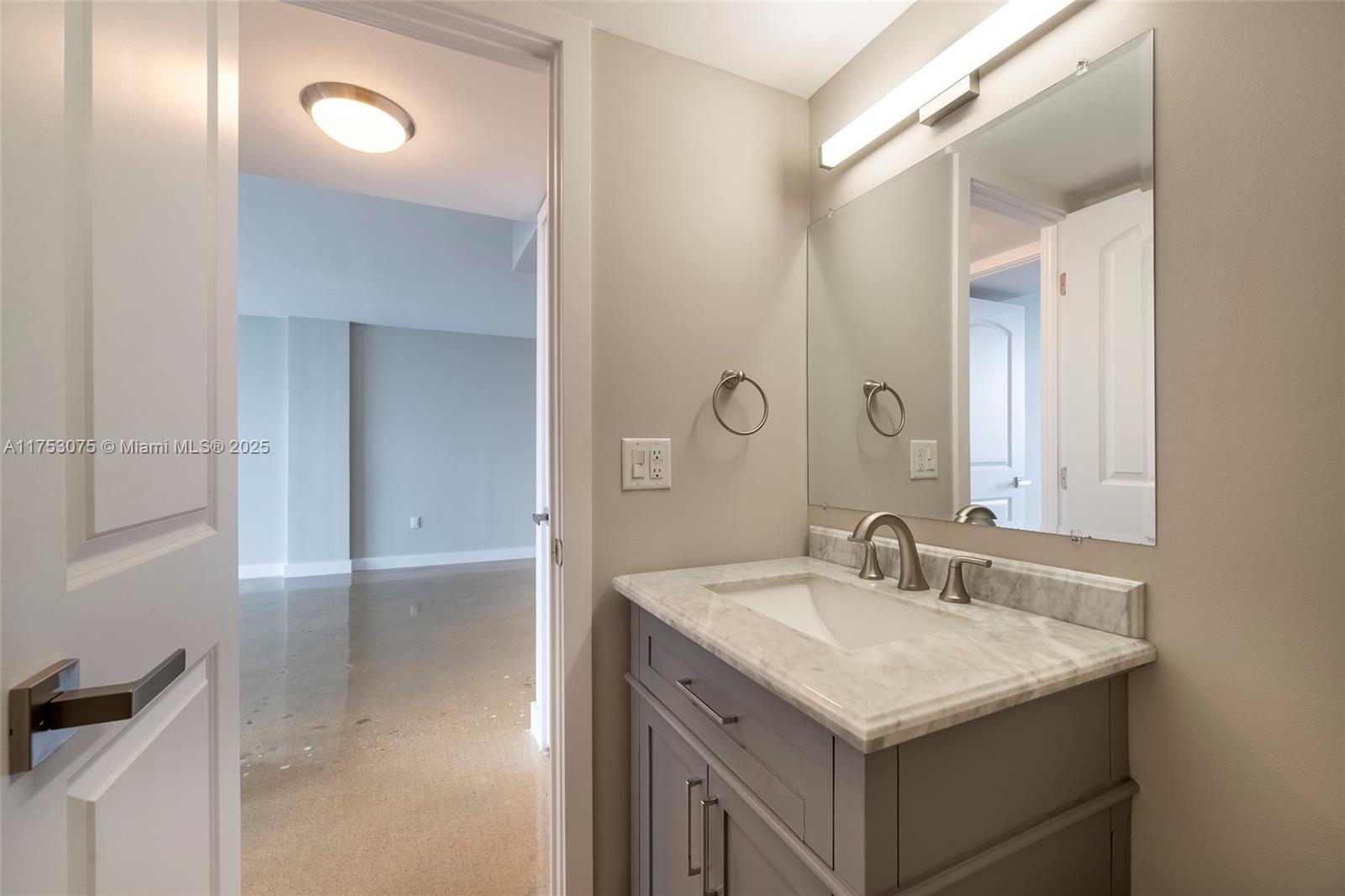 Stratford House Condo - Residential