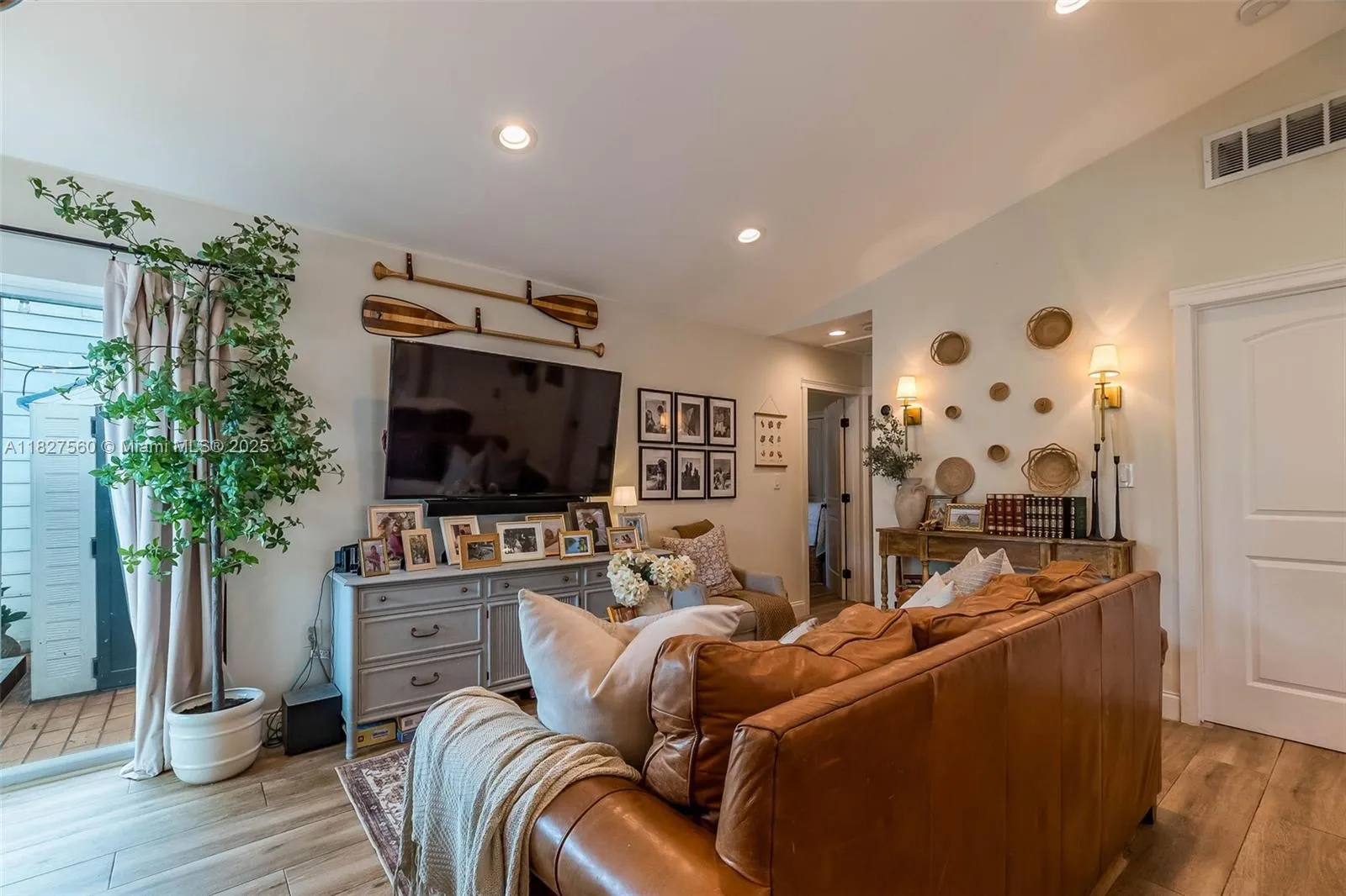 Miami, Florida 33186, United States, 2 Bedrooms Bedrooms, ,1 BathroomBathrooms,Residential,Active,157005