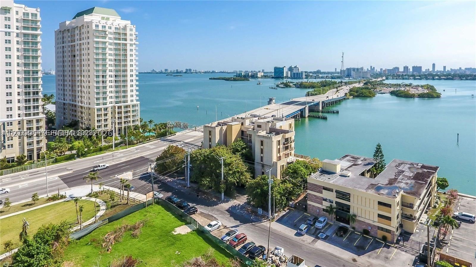 7845 NE Bayshore Ct 6