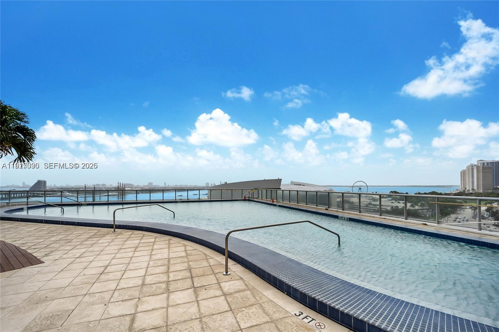 MARINABLUE CONDO - Residential