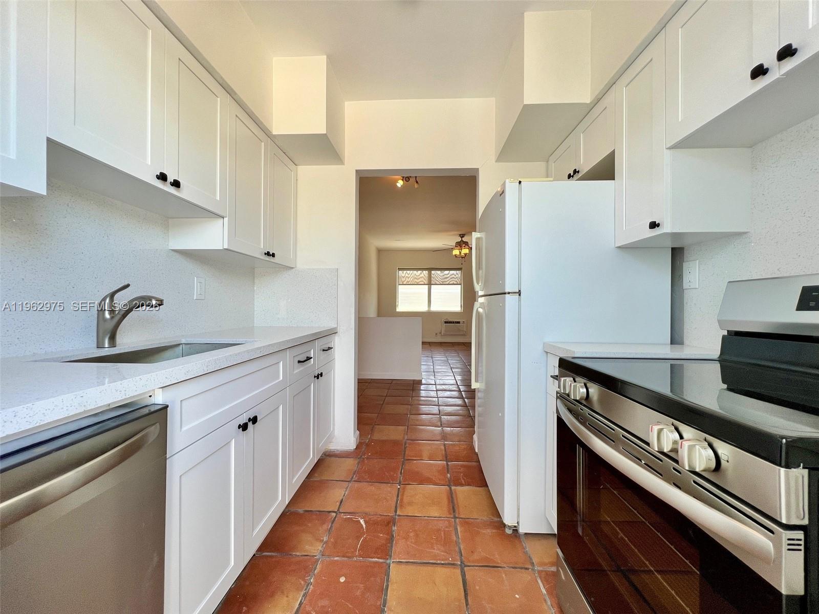 COLONY HOUSE CONDO - Residential Lease