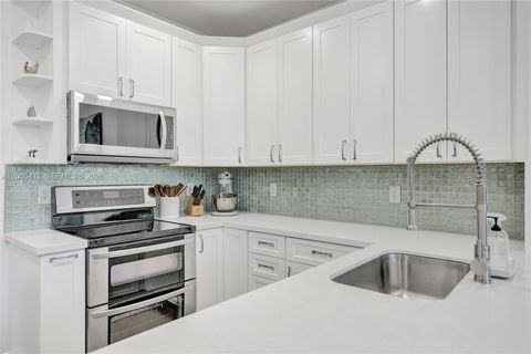 Tiny photo for 1062 SW 158th Ave, Pembroke Pines, FL 33027 (MLS # A12005418)