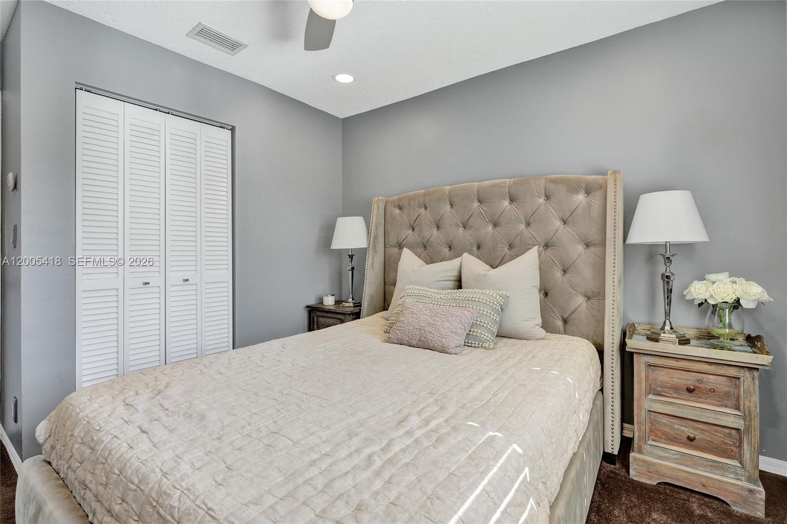 HOLLYWOOD LAKES COUNTRY C - Residential