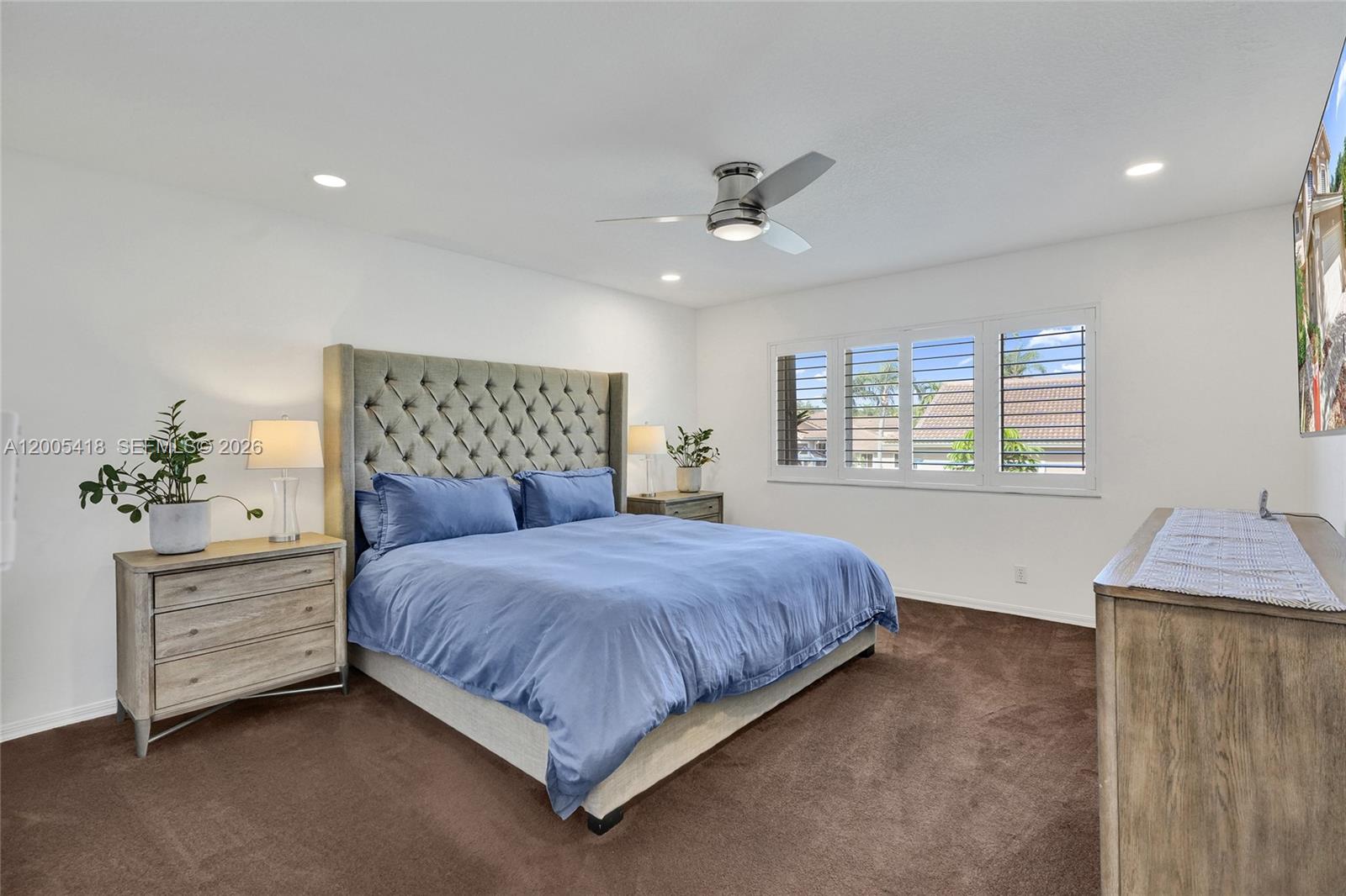 HOLLYWOOD LAKES COUNTRY C - Residential