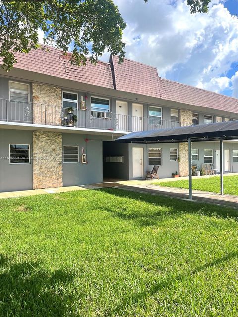 9375 SW 40th Ter 106 Miami FL 33165