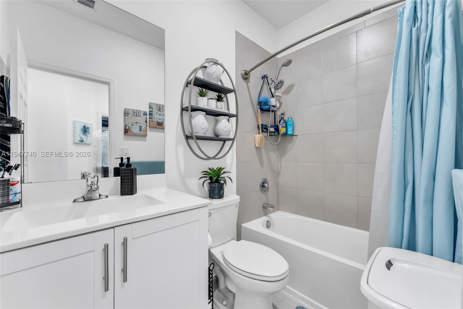 STELLAR PEMBROKE PINES - Residential