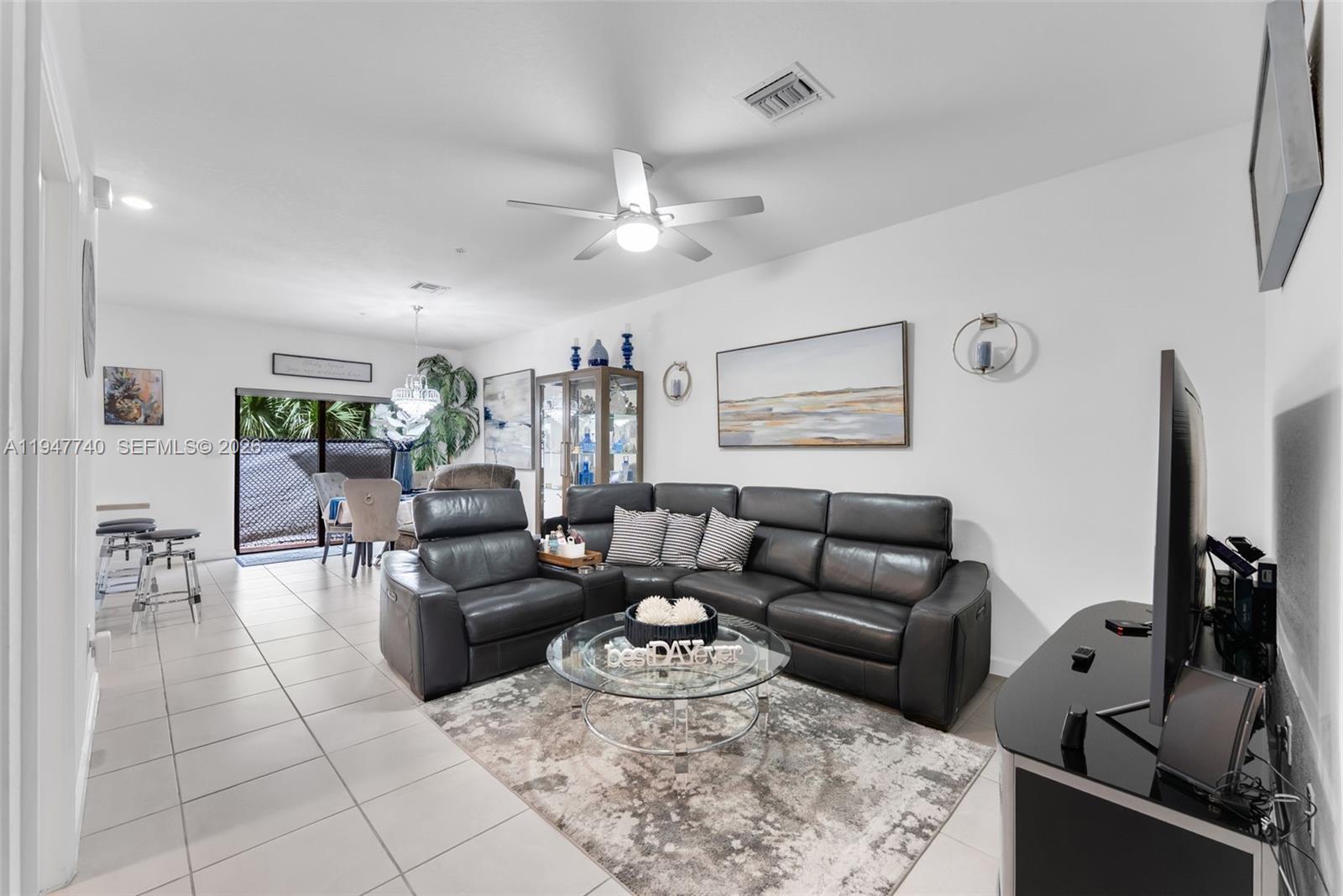 STELLAR PEMBROKE PINES - Residential