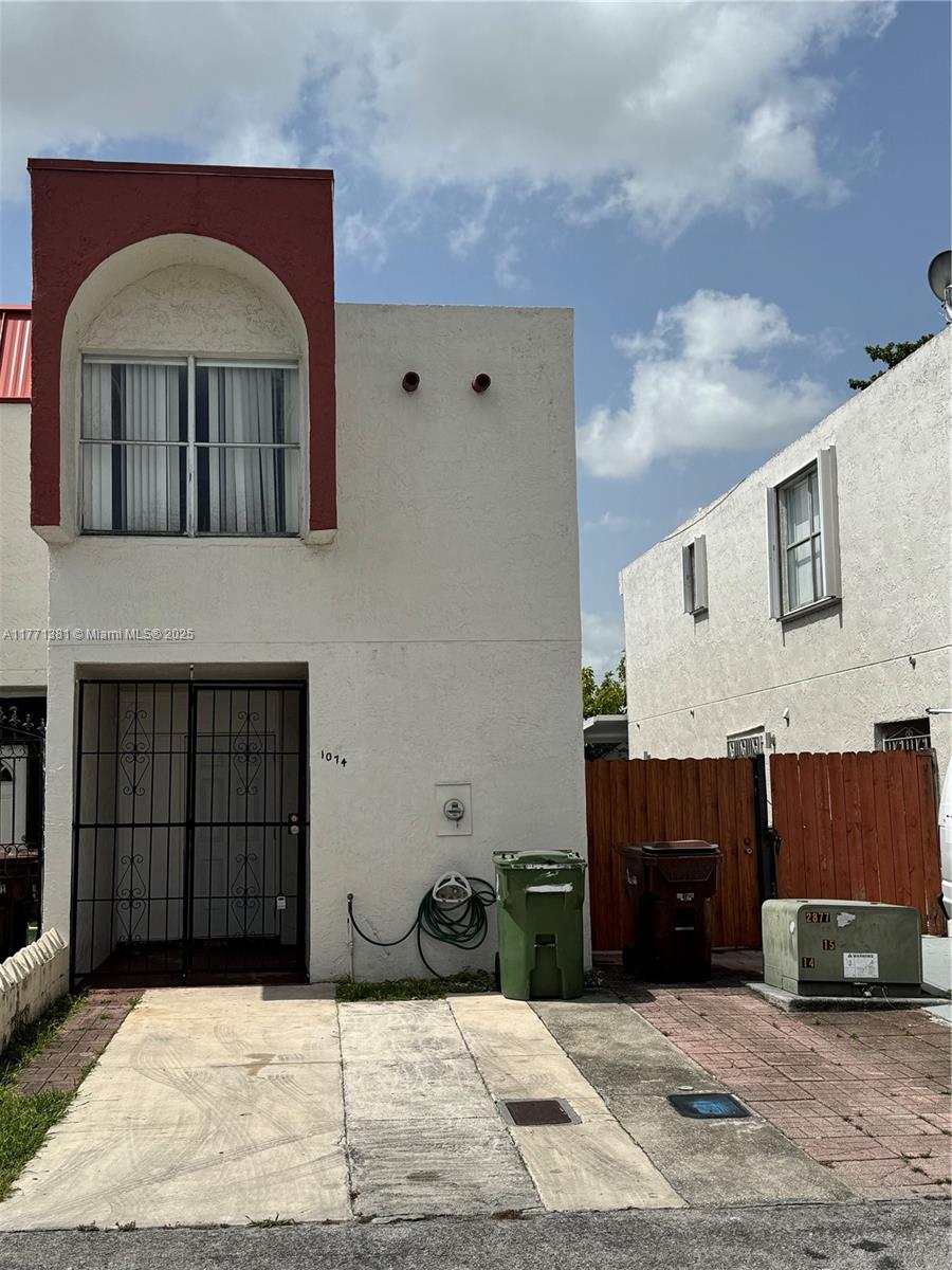 Rental Property at 1074 W 38th St 32, Hialeah, Miami-Dade County, Florida - Bedrooms: 3 
Bathrooms: 2  - $2,700 MO.