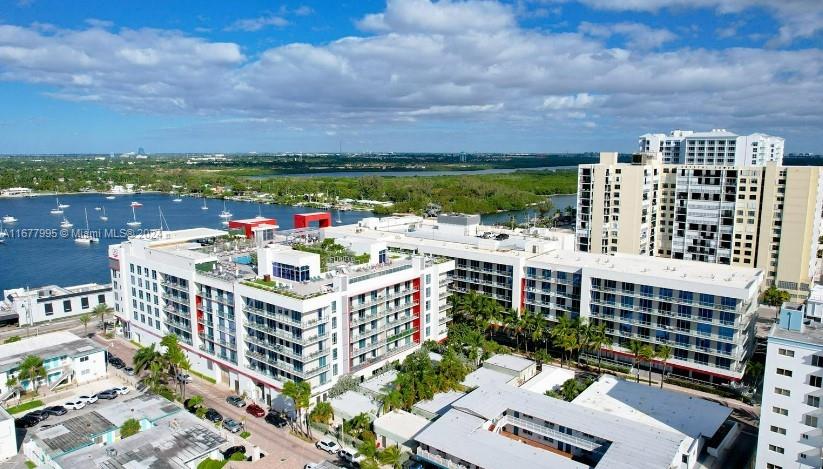 COSTA HOLLYWOOD CONDO - Residential