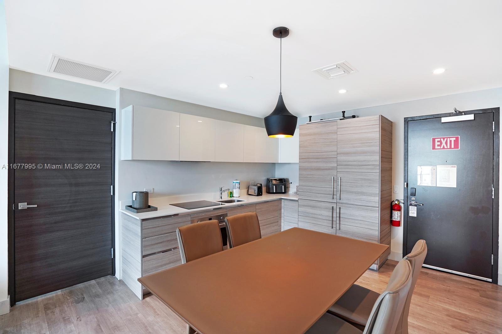 COSTA HOLLYWOOD CONDO - Residential