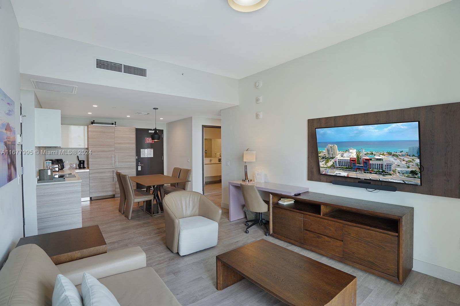 COSTA HOLLYWOOD CONDO - Residential