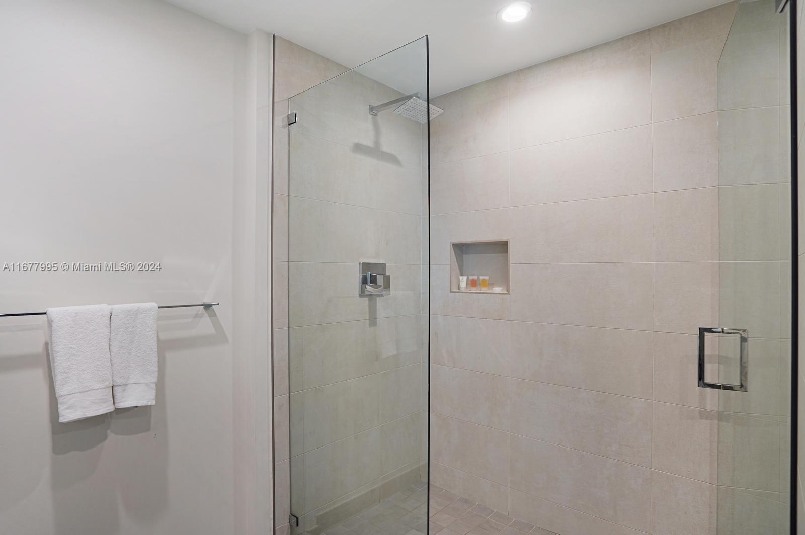 COSTA HOLLYWOOD CONDO - Residential