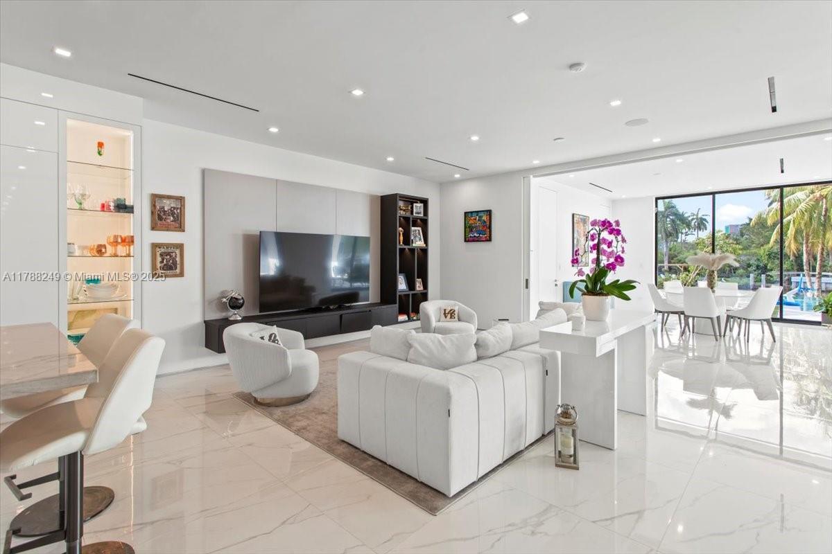 SHORECREST - Residential Lease