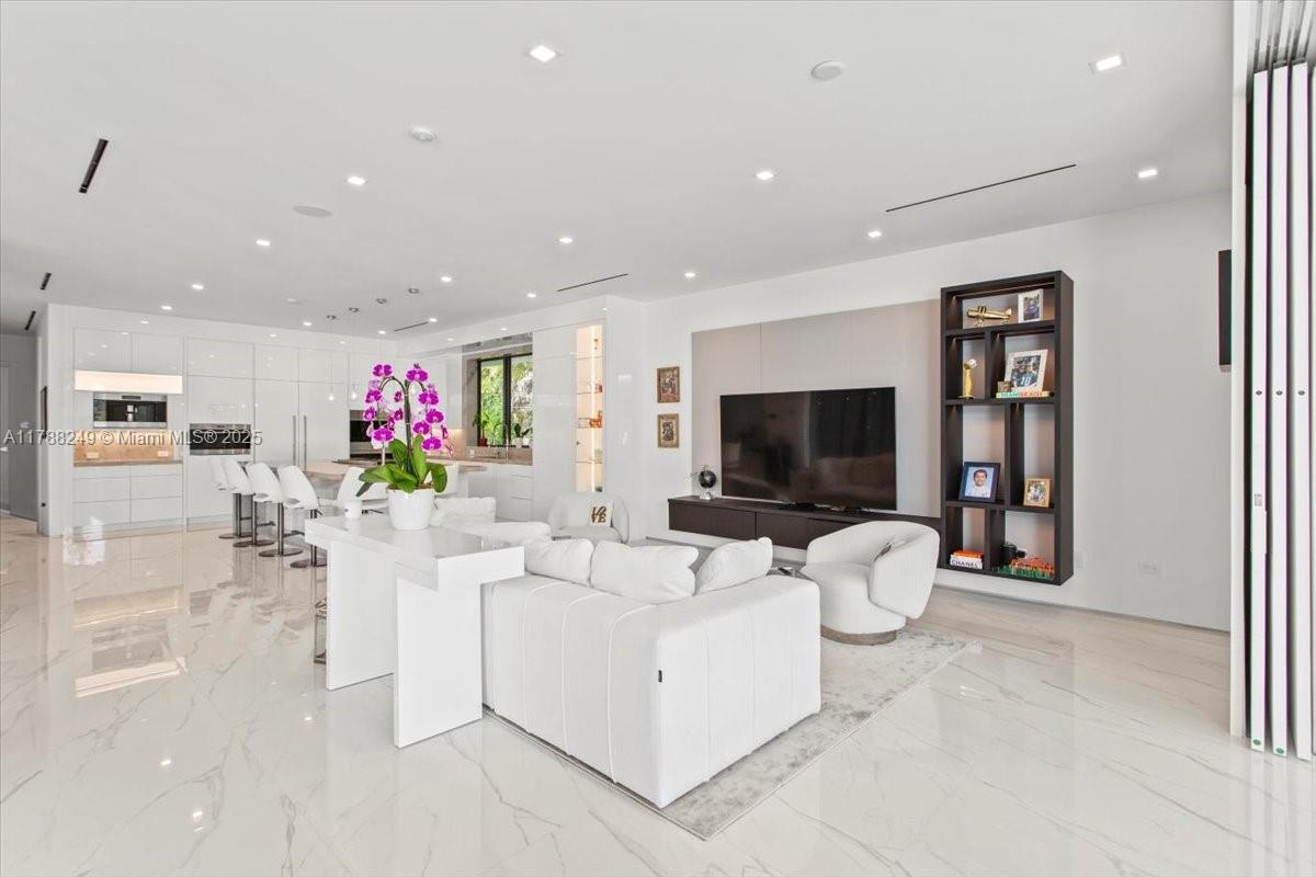 SHORECREST - Residential Lease