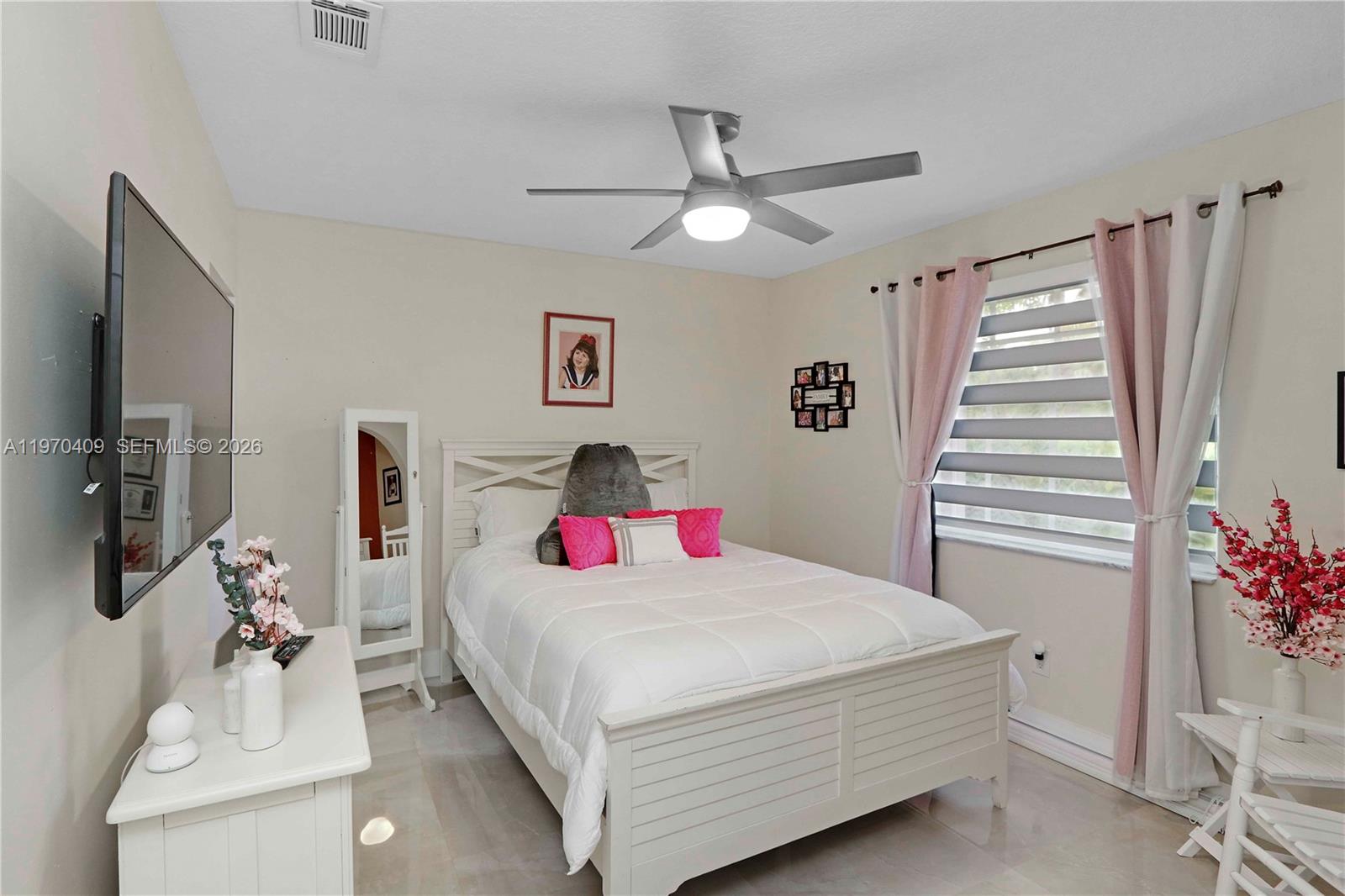 NATALIE HOMES - Residential