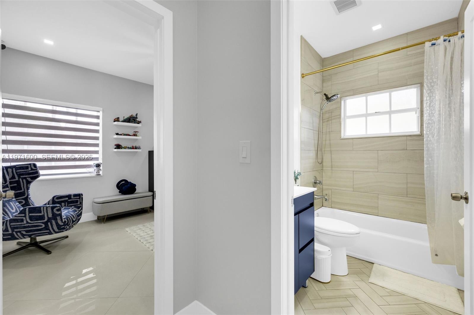 C-WEST LAKES OF THE MEADO - Residential