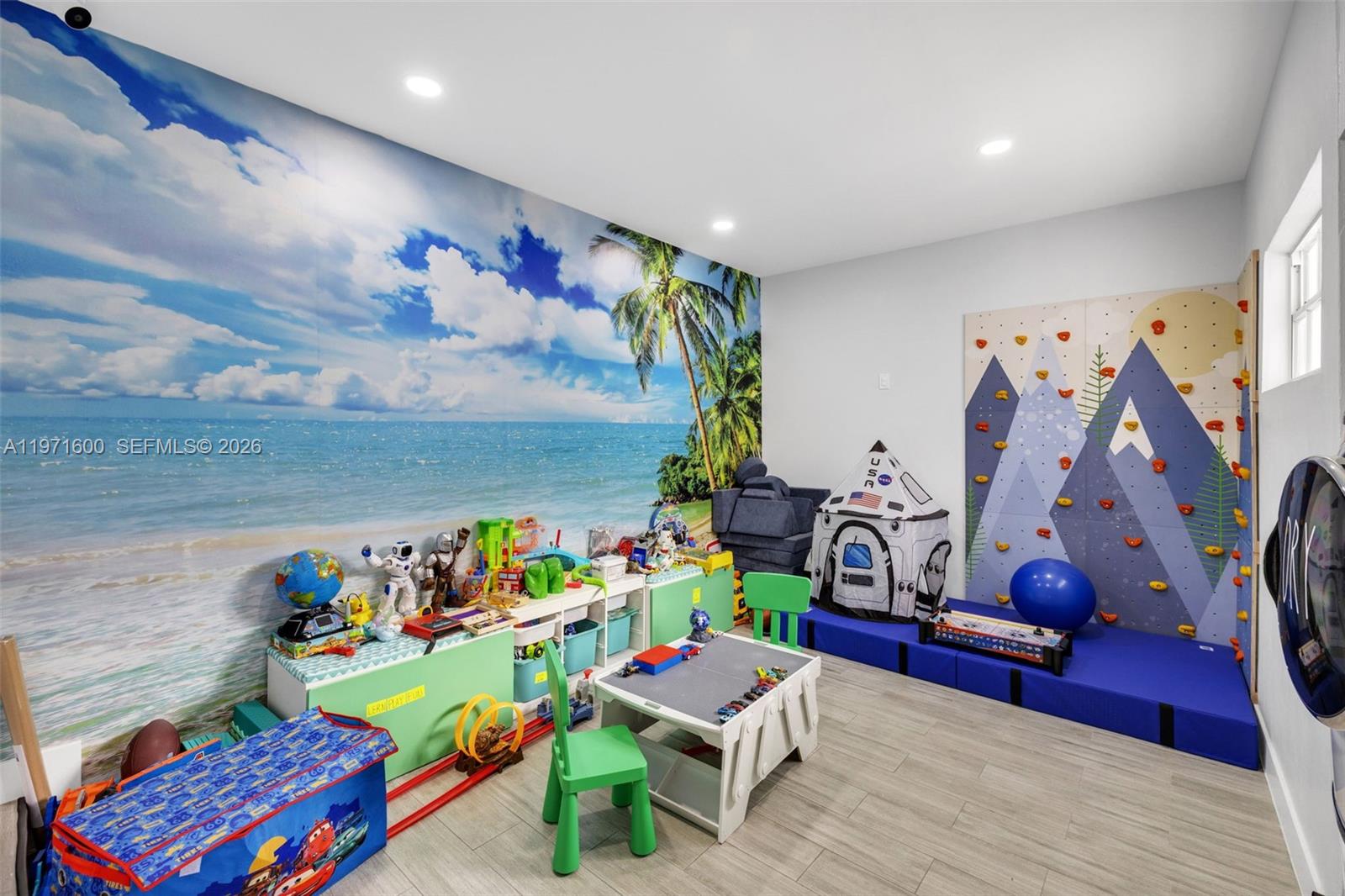 C-WEST LAKES OF THE MEADO - Residential