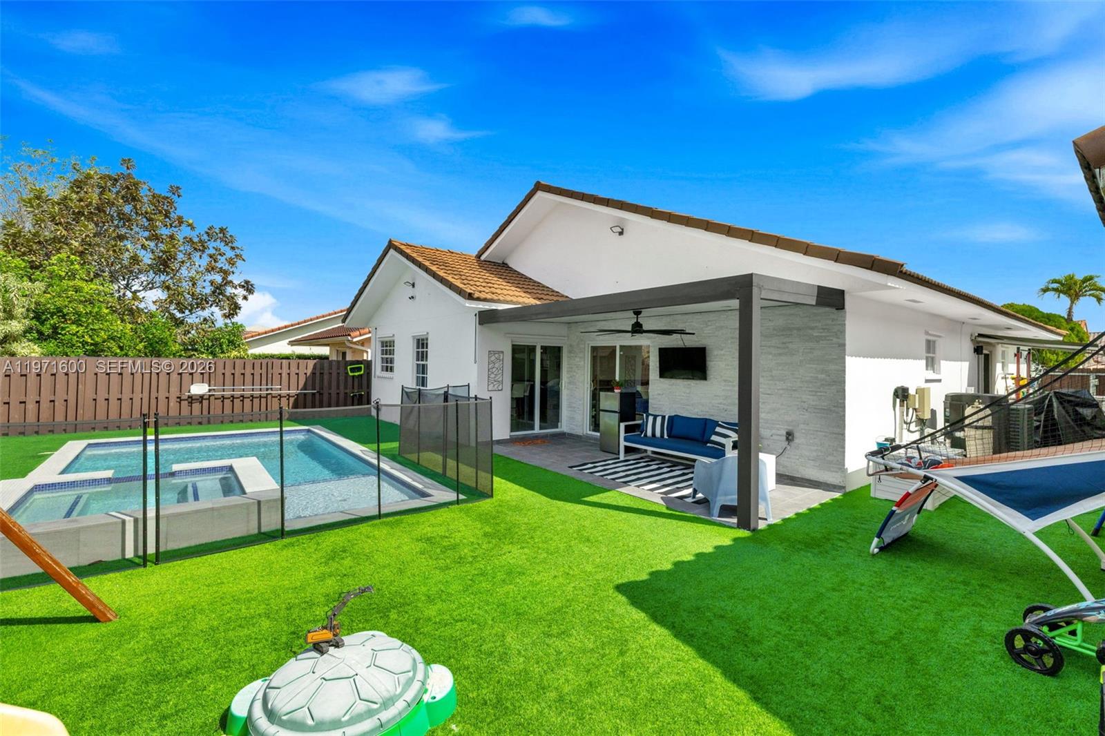 C-WEST LAKES OF THE MEADO - Residential