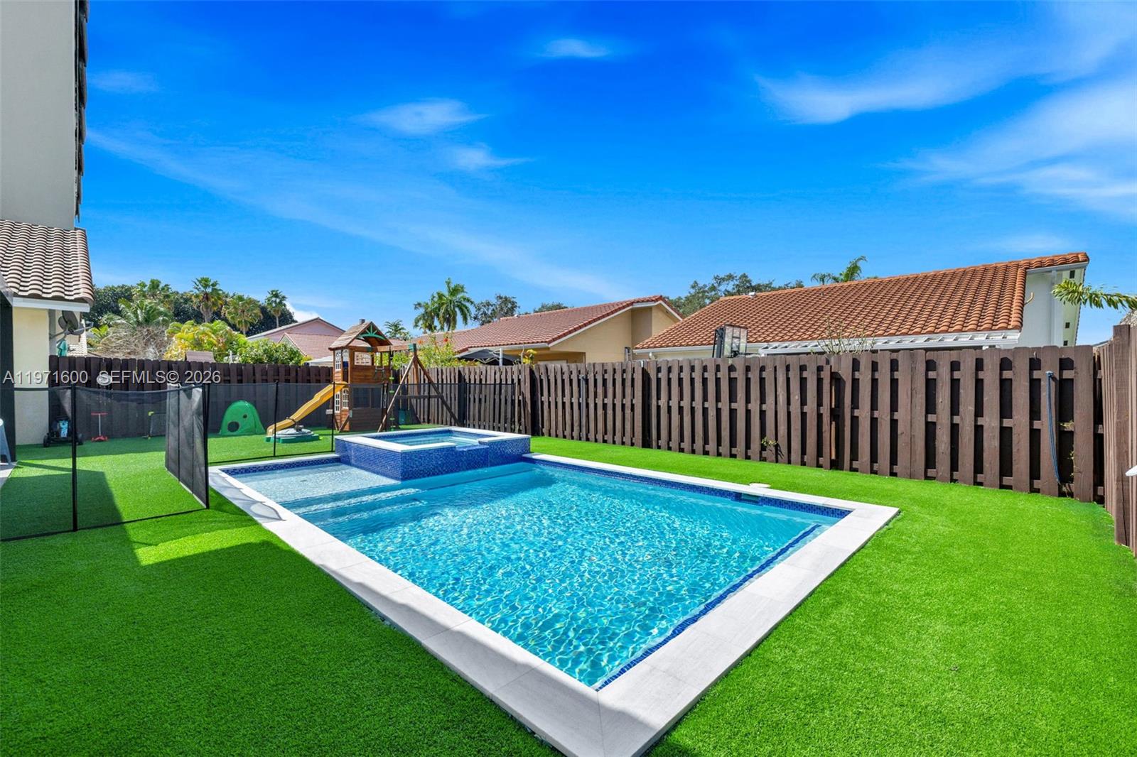 C-WEST LAKES OF THE MEADO - Residential