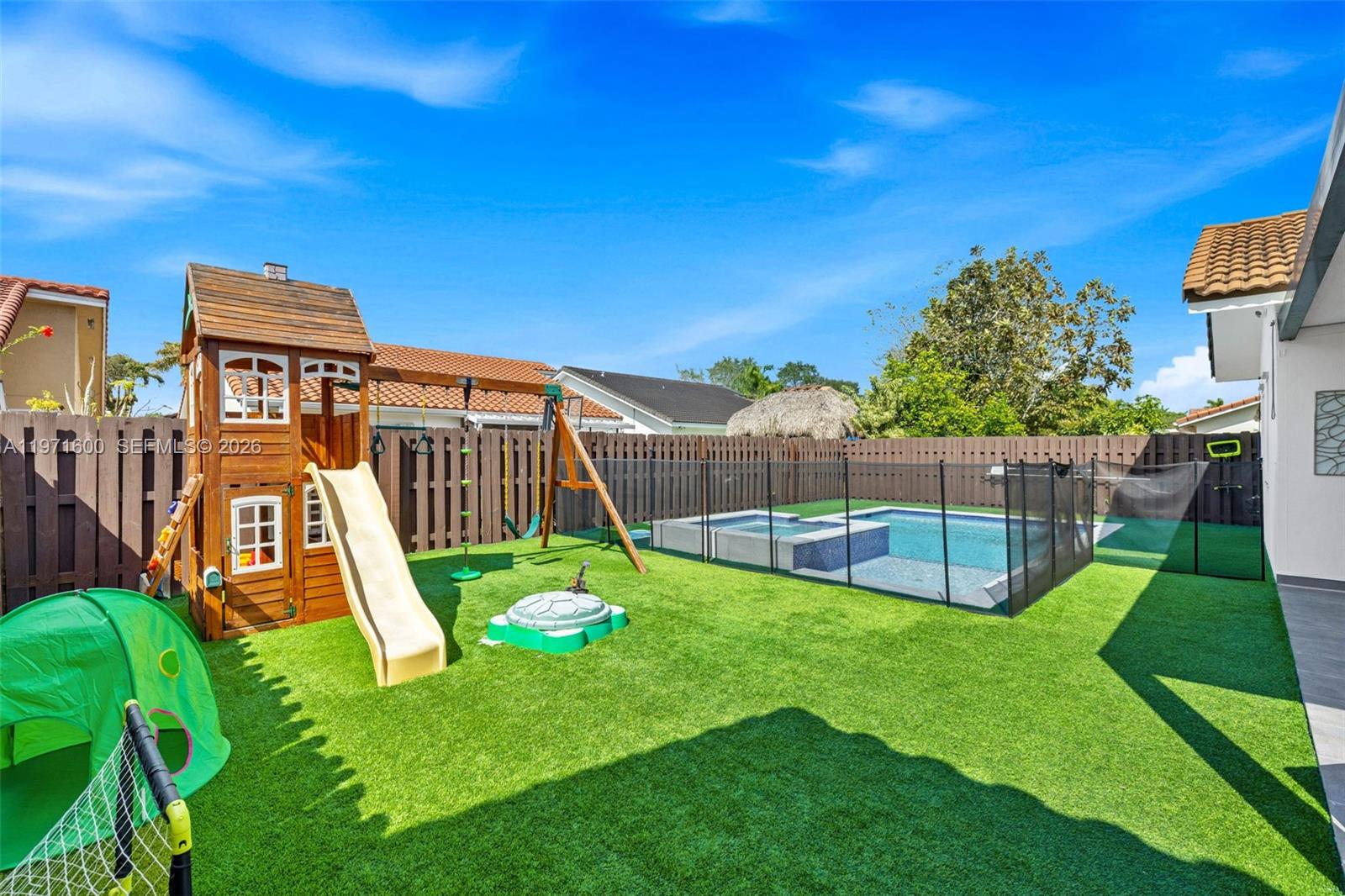 C-WEST LAKES OF THE MEADO - Residential