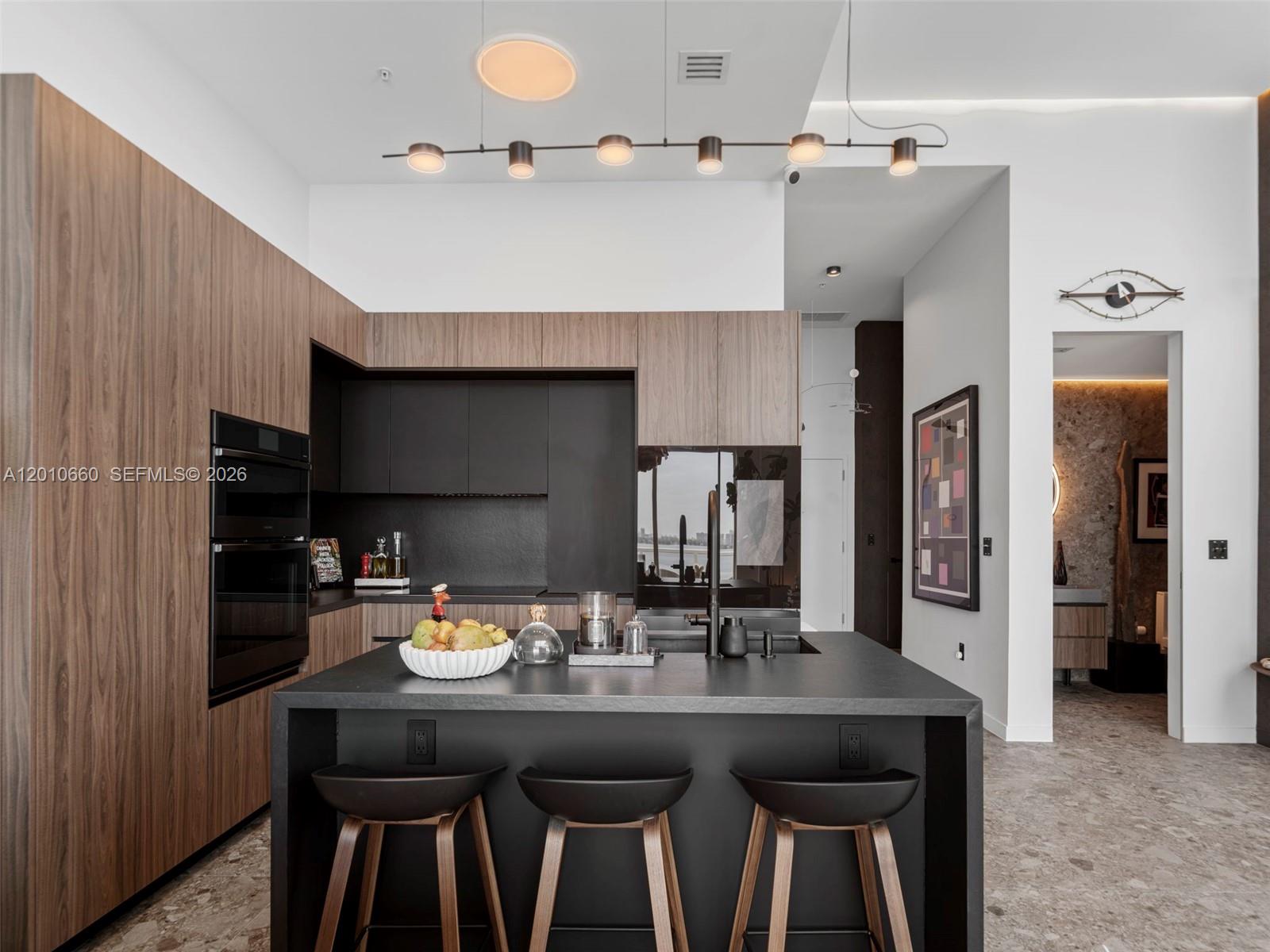 QUANTUM ON THE BAY CONDO - Residential