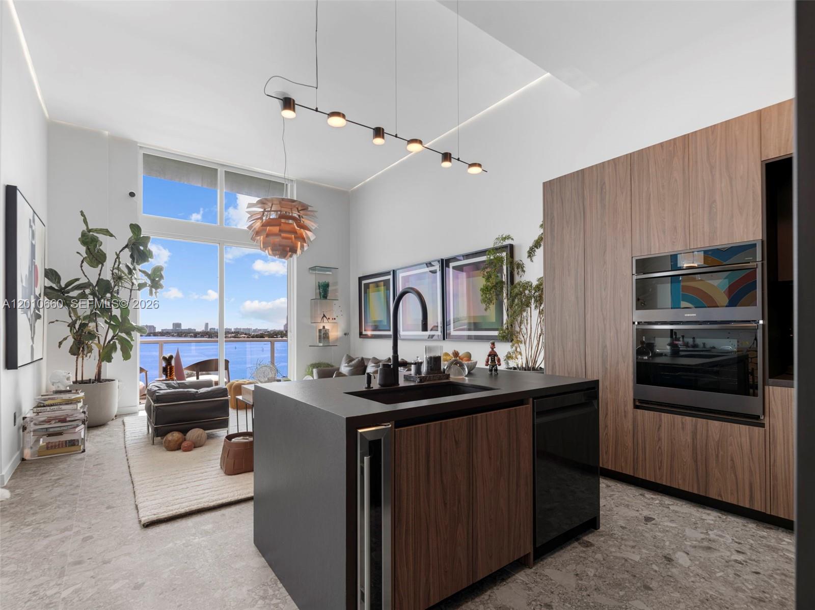 QUANTUM ON THE BAY CONDO - Residential