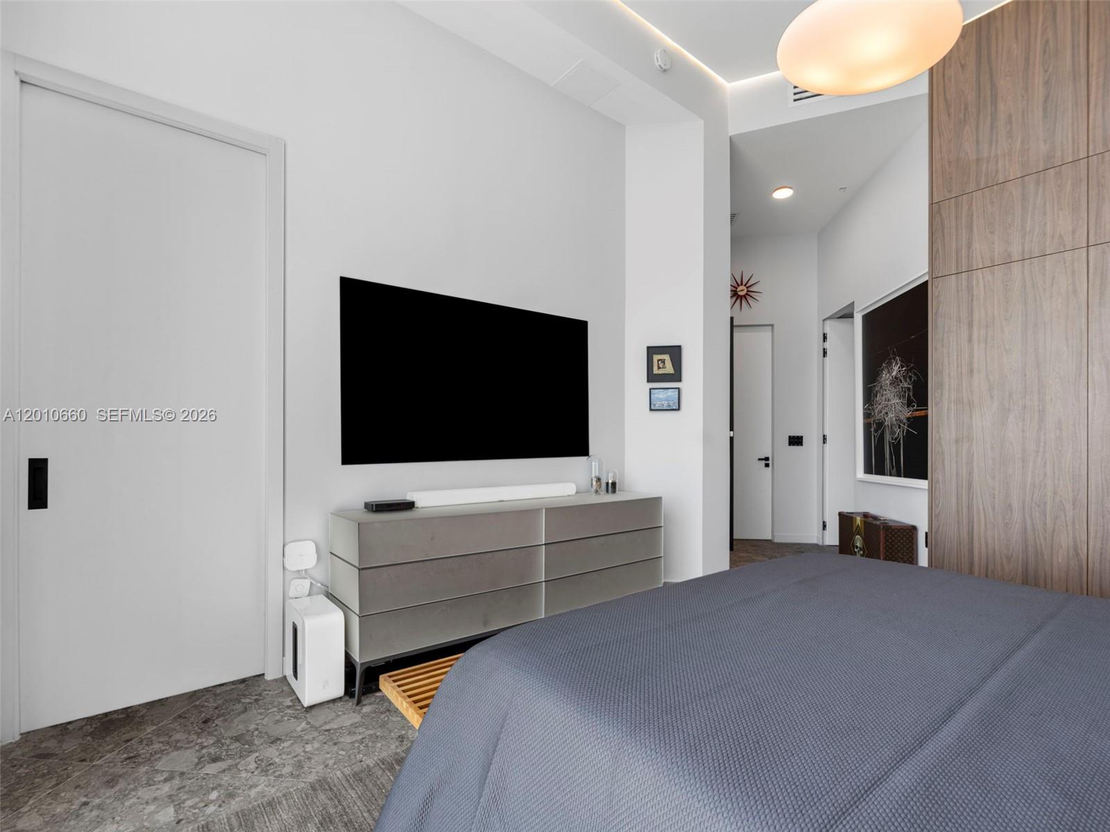 QUANTUM ON THE BAY CONDO - Residential