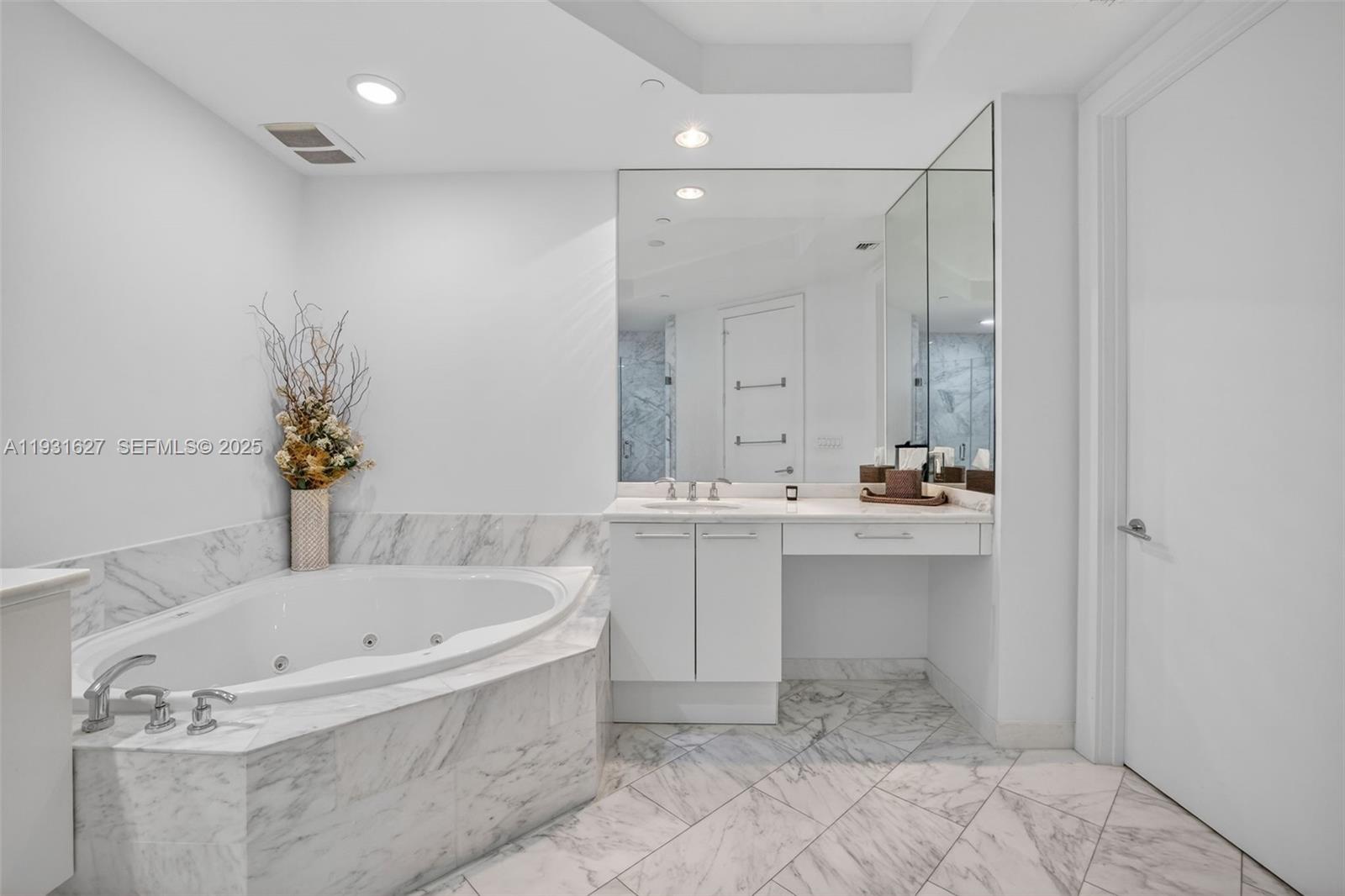 BELLINI AT WILLIAMS ISLAN - Residential