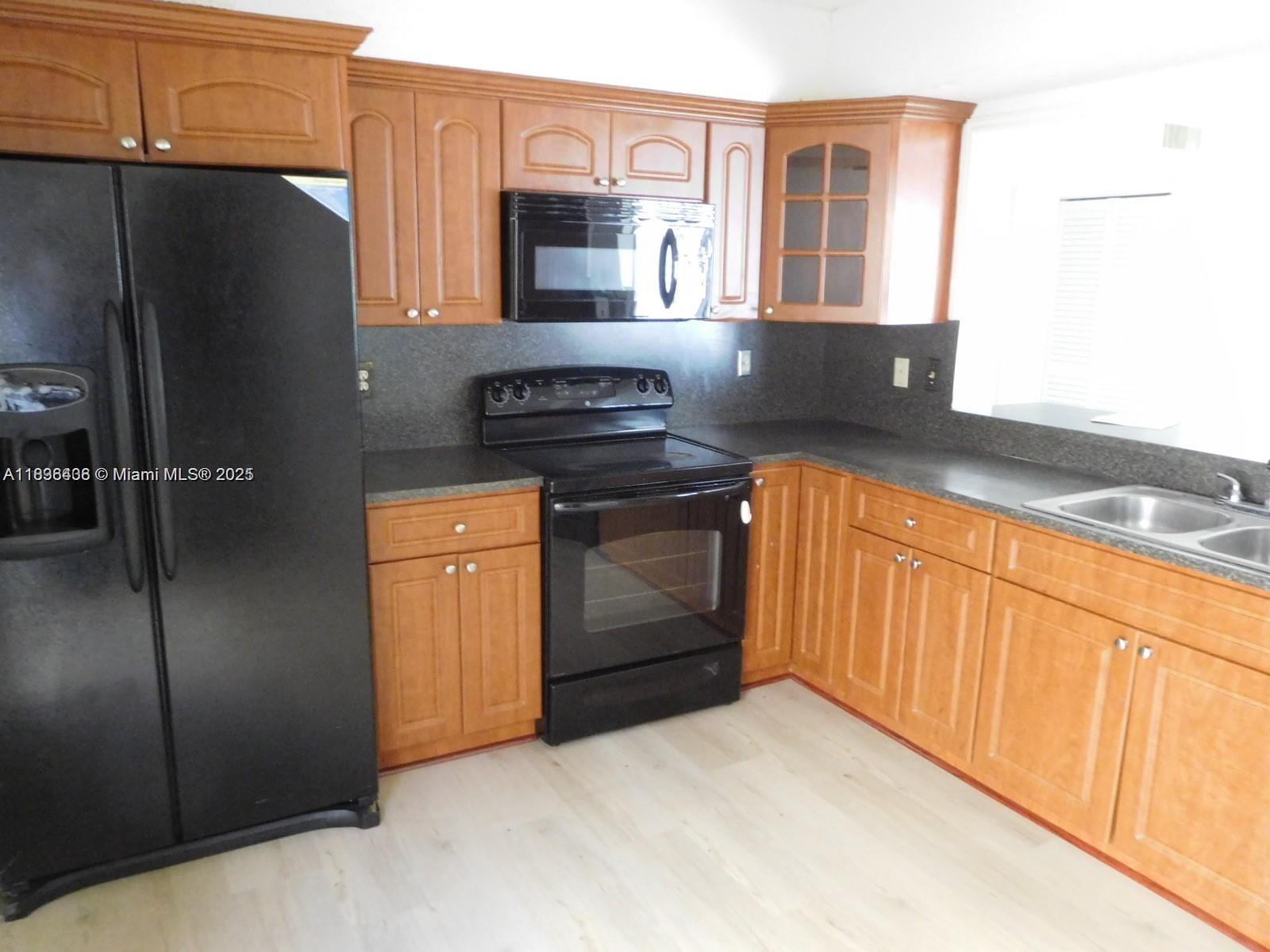323 Ives Dairy Rd 06
