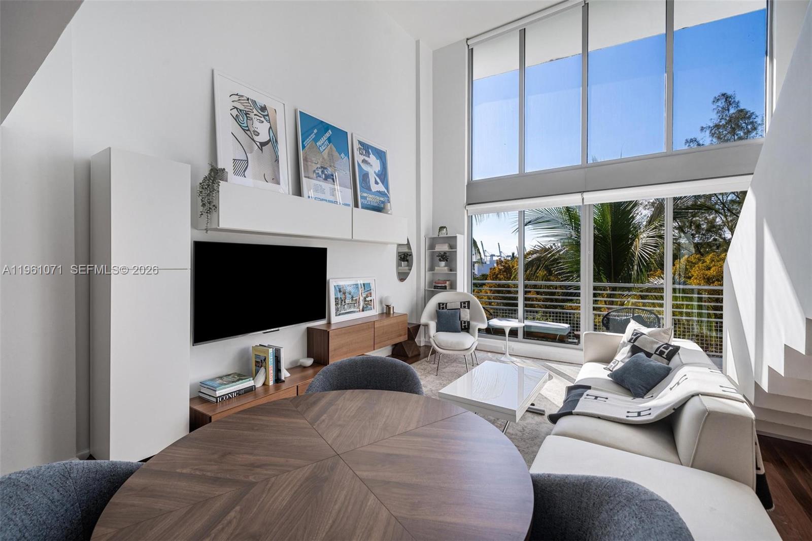 ABSOLUT CONDO - Residential