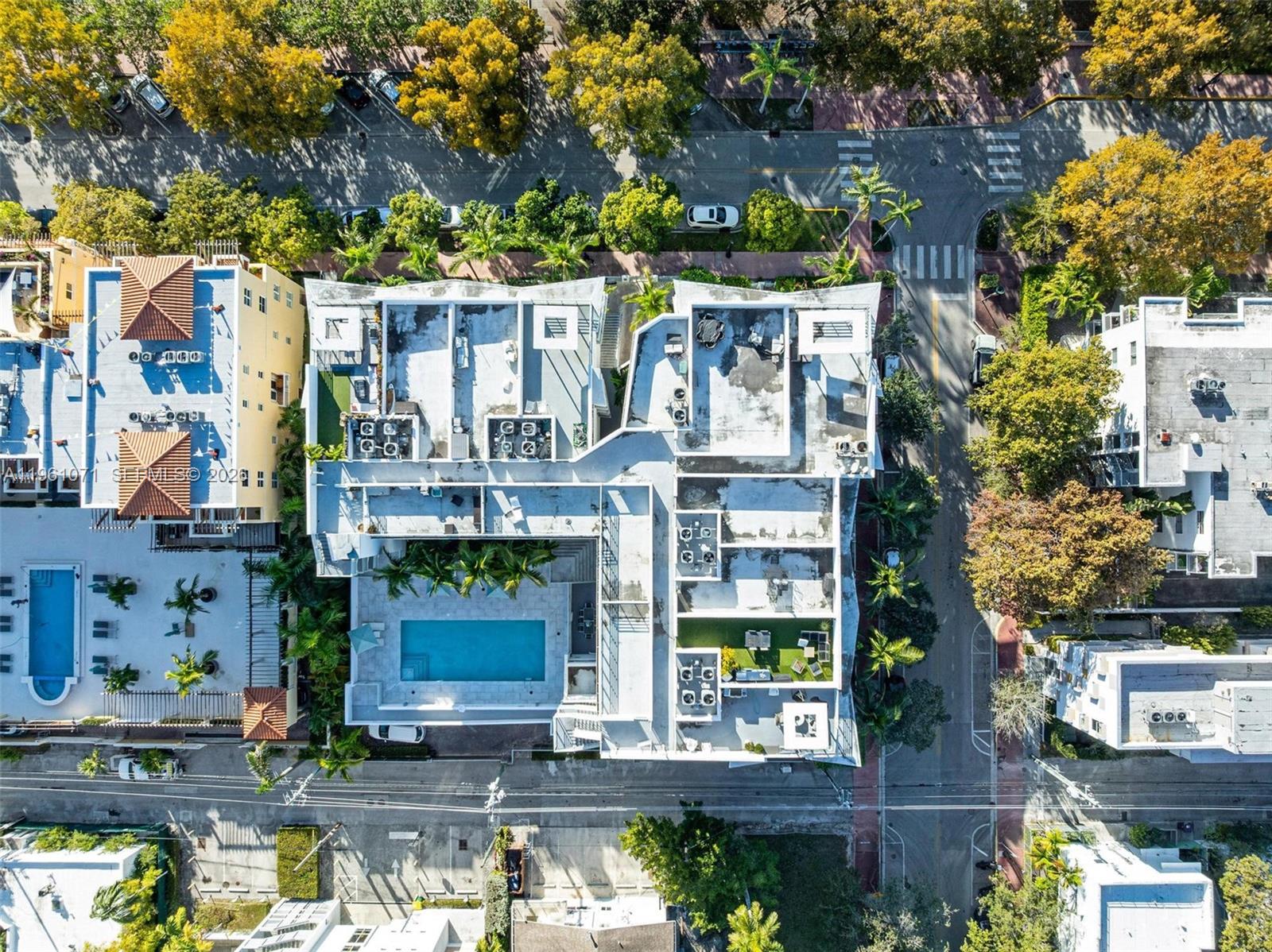 ABSOLUT CONDO - Residential