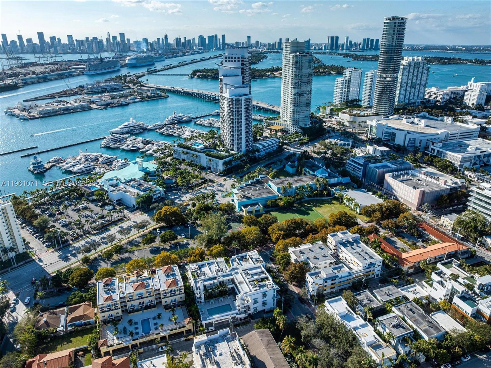 ABSOLUT CONDO - Residential