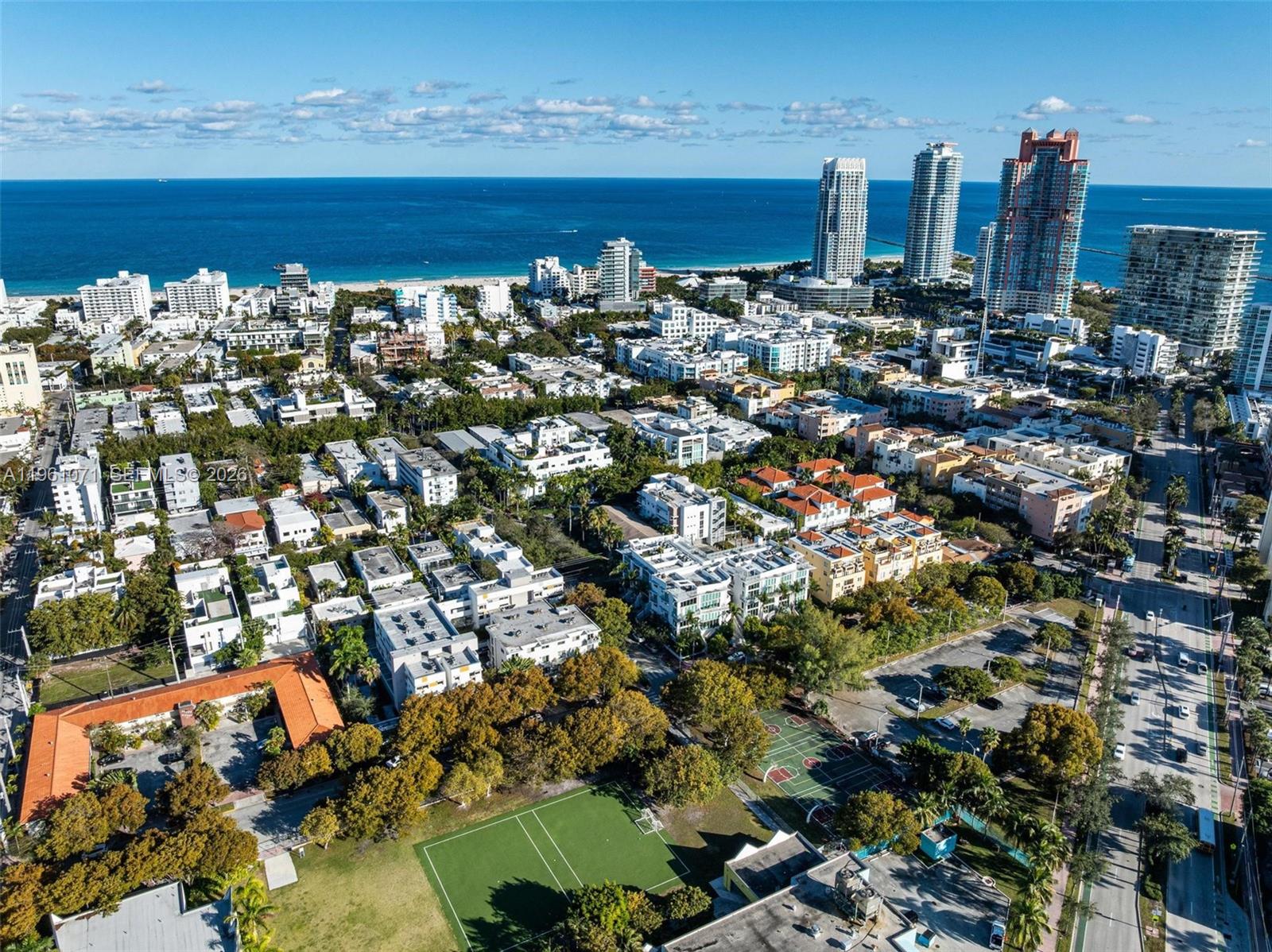 ABSOLUT CONDO - Residential