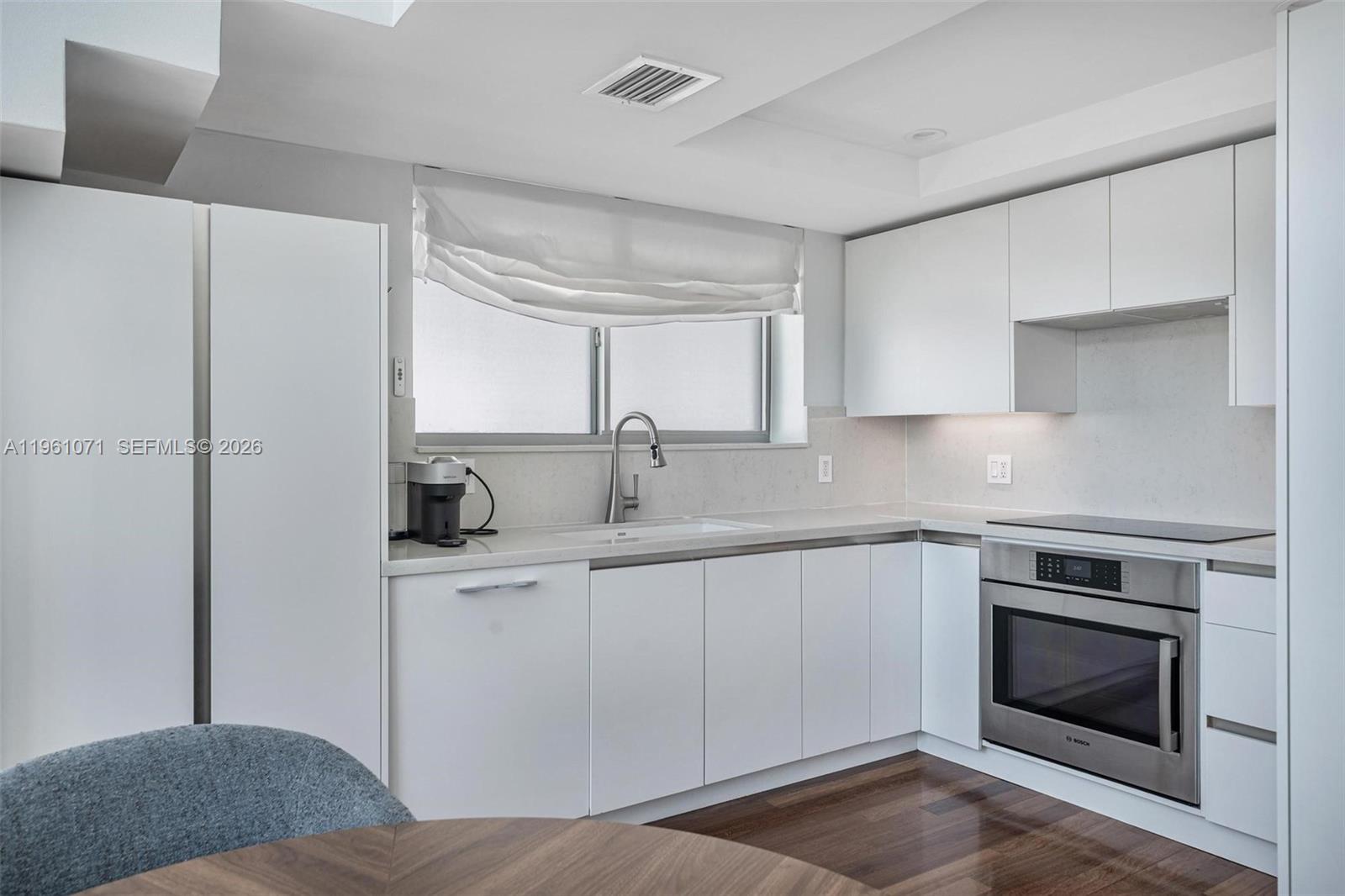 ABSOLUT CONDO - Residential