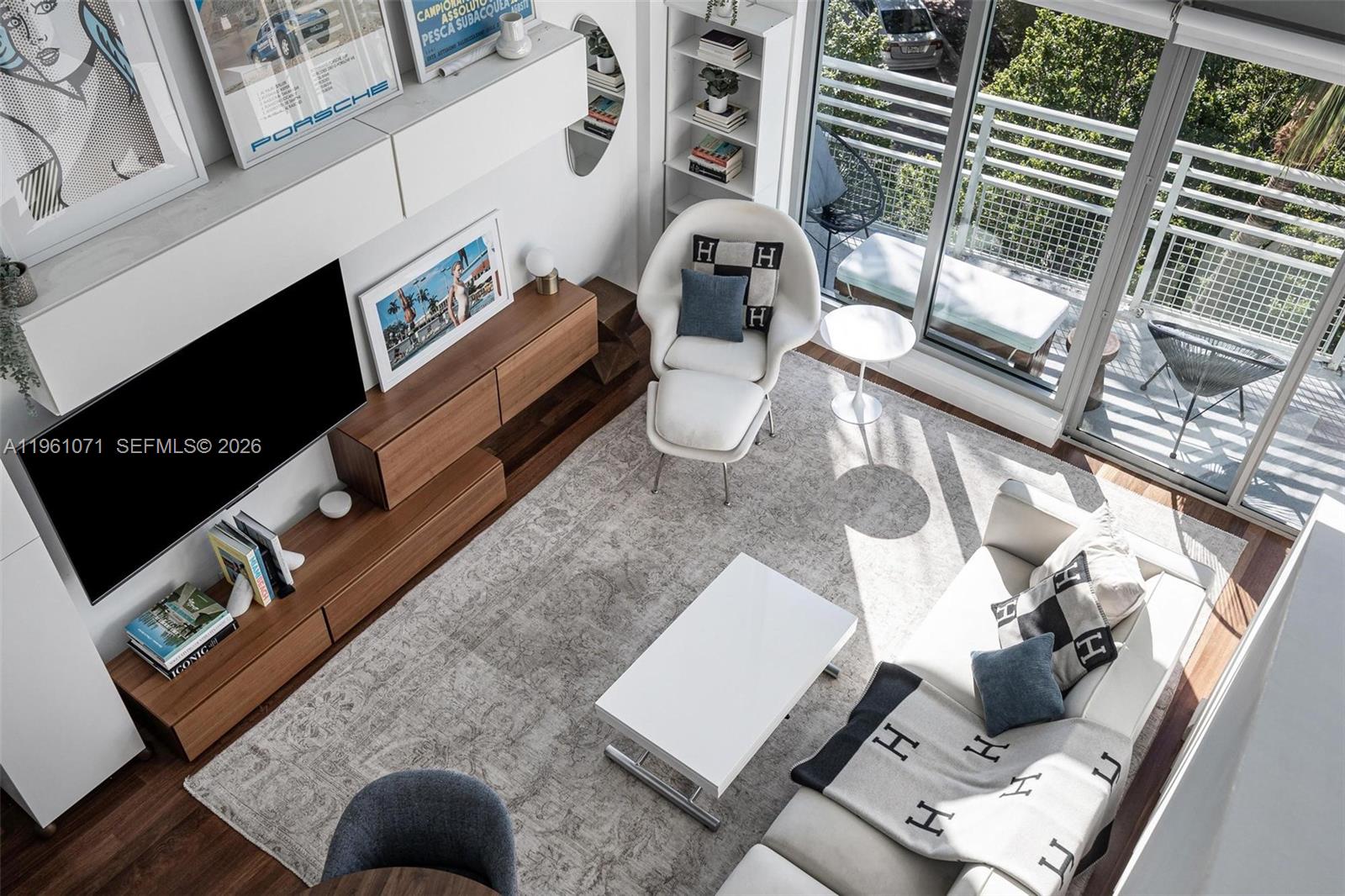 ABSOLUT CONDO - Residential