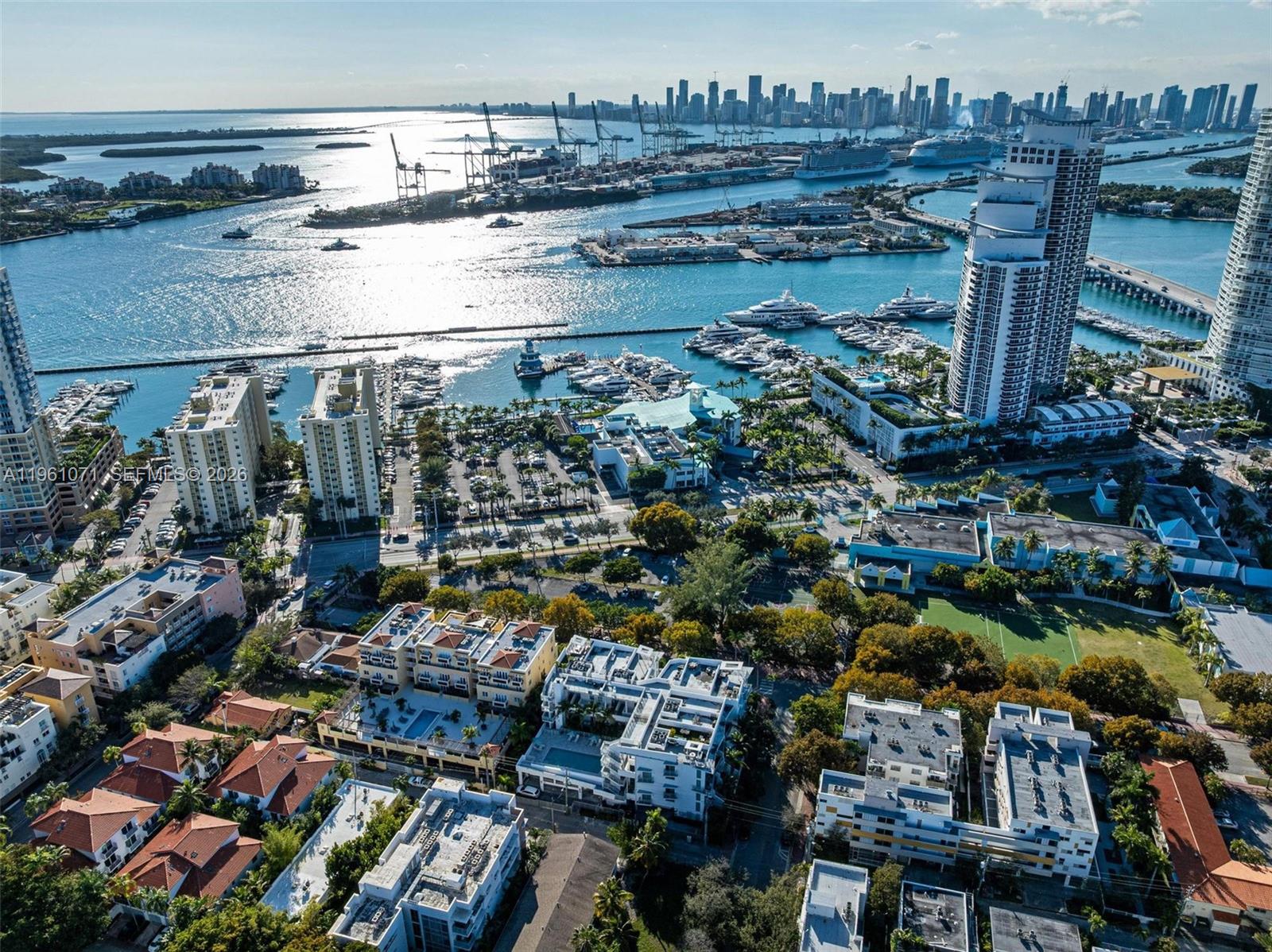 ABSOLUT CONDO - Residential