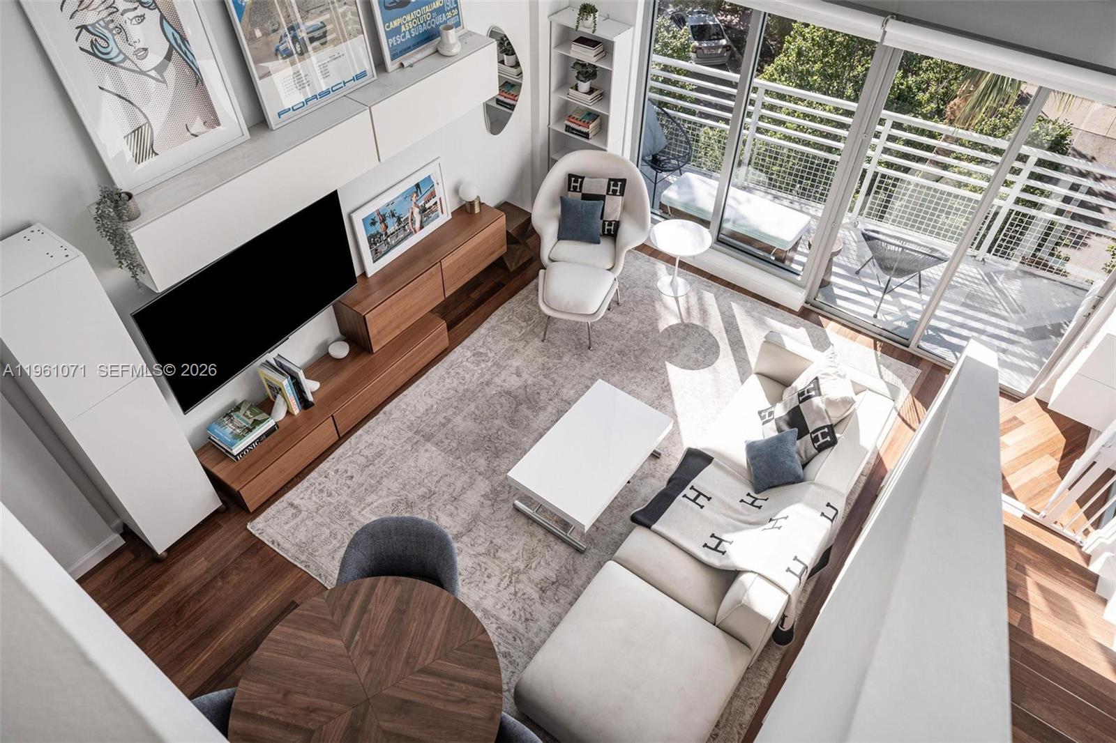 ABSOLUT CONDO - Residential