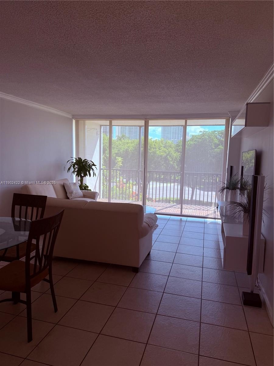 ENSENADA CONDO BLDG E-II - Residential Lease