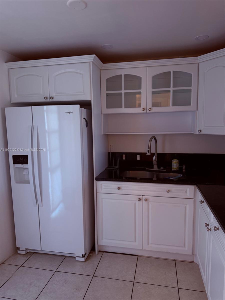 ENSENADA CONDO BLDG E-II - Residential Lease