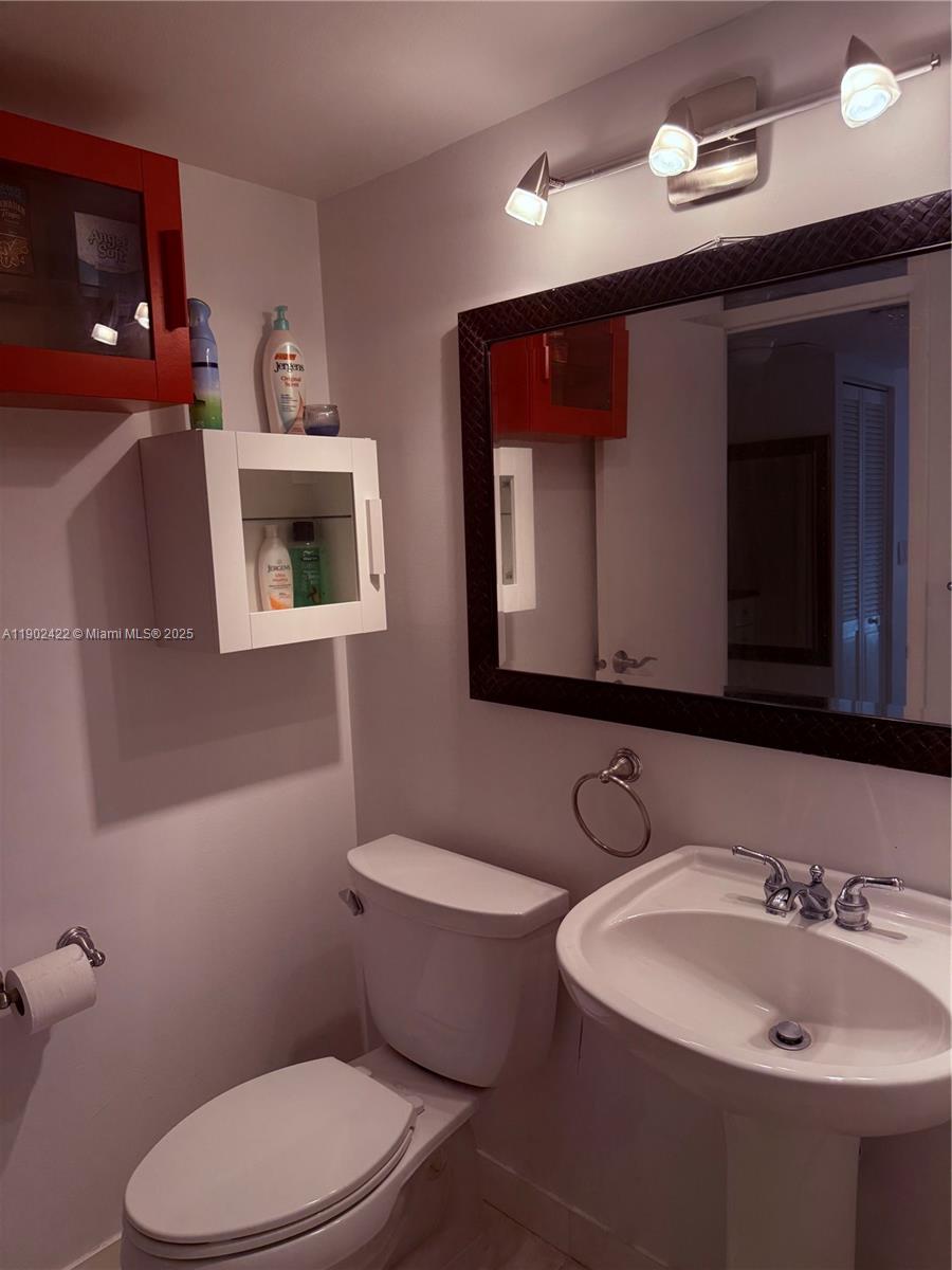 ENSENADA CONDO BLDG E-II - Residential Lease