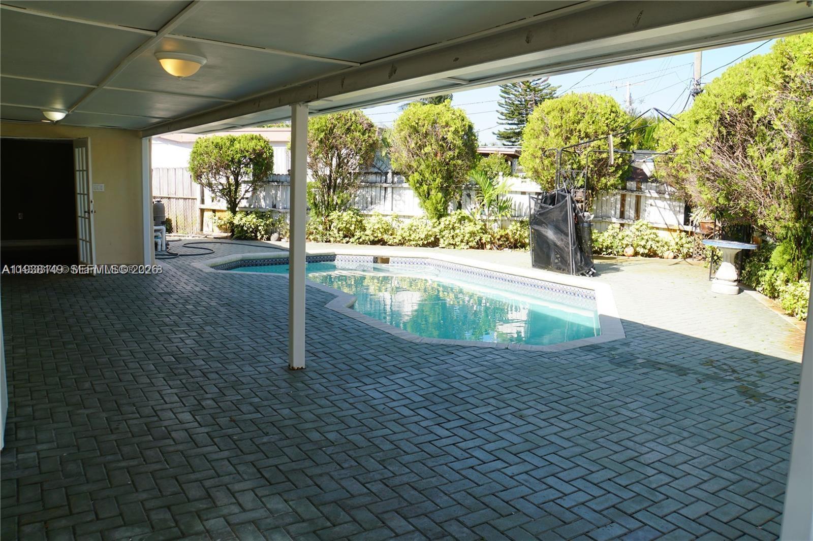 PLAYLAND ISLES - Residential