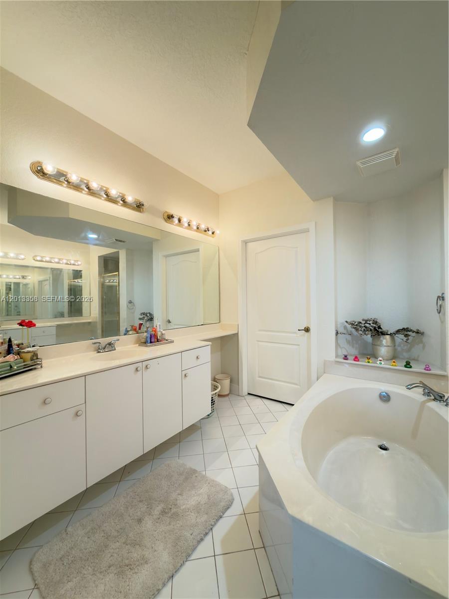 CAPTIVA CONDO D - Residential Lease