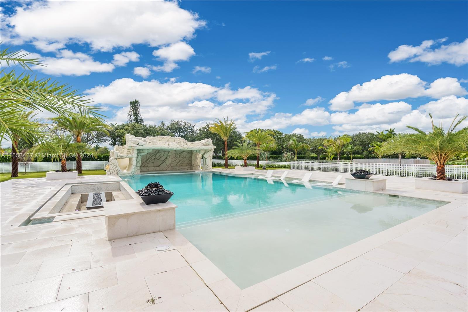 CIRCLE S ESTATES - Residential